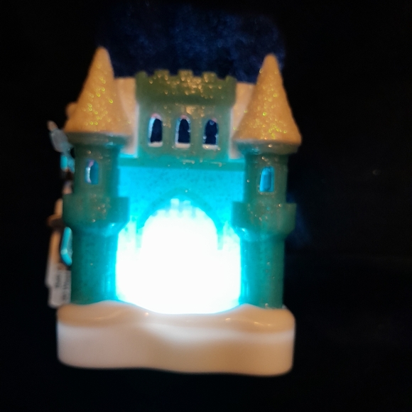 BBW PRINCESSES LIGHT UP CASTLE POCKETPAC HOLDER - Picture 3 of 3